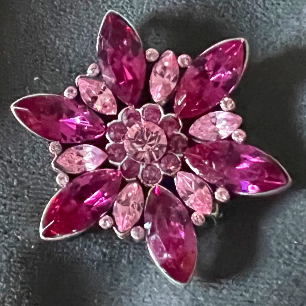 Chico's 1-3/4" Pink Crystals Starburst Brooch Pin LIKE NEW